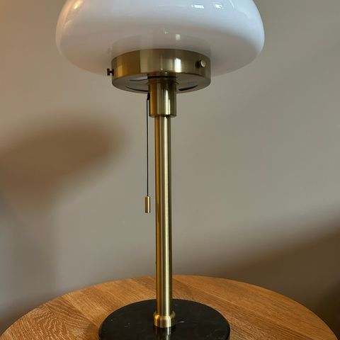 Bellamy brass bordlampe