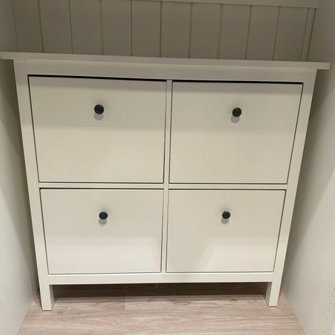 HEMNES SKOSKAP IKEA