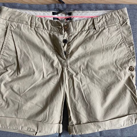 Pen shorts fra Maison Scotch