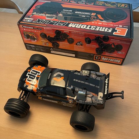 HPI 112878 E-Firestorm 10T Flux RTR (124km/t)