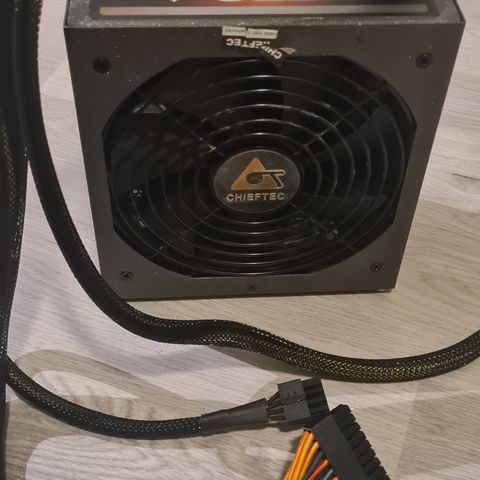 Chieftec nitro 85+ strømforsyning PSU 650W