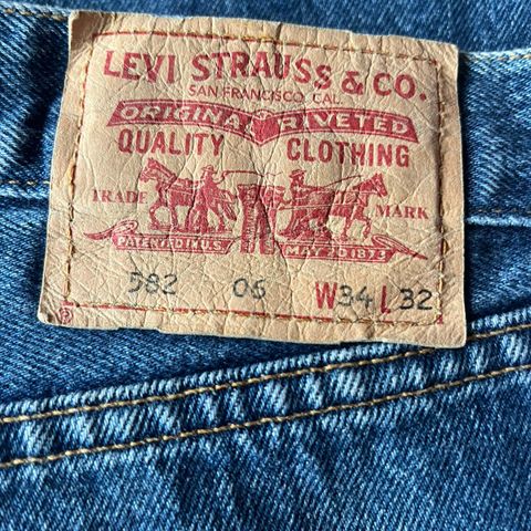 Levis 582 W34. L 32