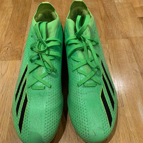 Adidas fotballsko str 41 1/3