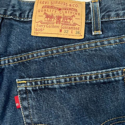 Levis-jeans 505 i str. 32/36 - som nye!