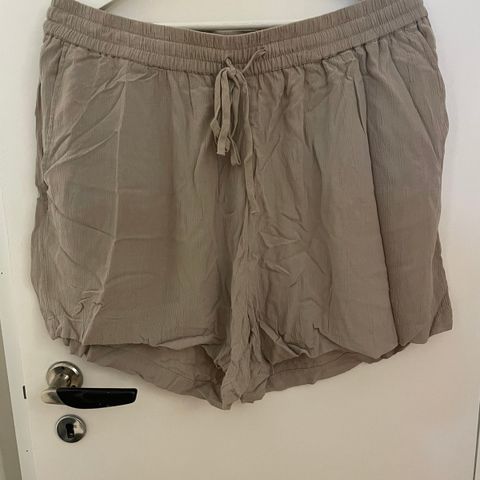 Shorts grå str XL