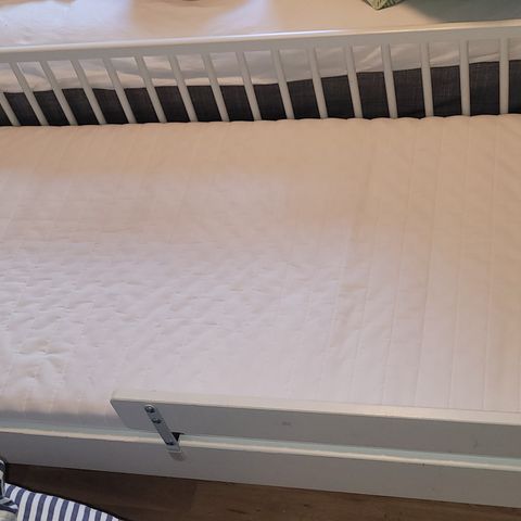 Juniorseng 70x160 med sengehest  - Sultan Lade fra Ikea