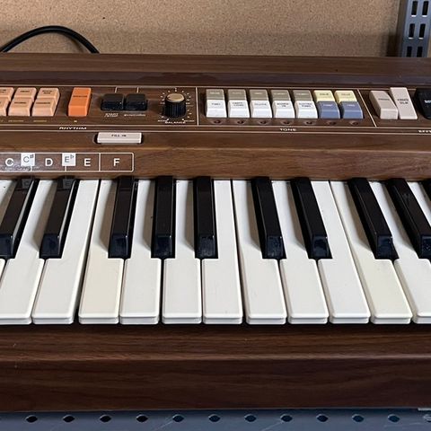 Vintage CasioTone 401 til salgs - Retro elektronisk keyboard