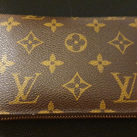 Louis Vuitton wallet mono M40499