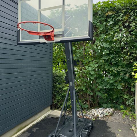 Basketballkurv 2.30-3.05m justerbar