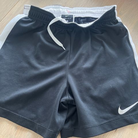 Nike shorts til barn