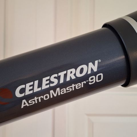 Stjernekikkert Celestron AstroMaster 90EQ
