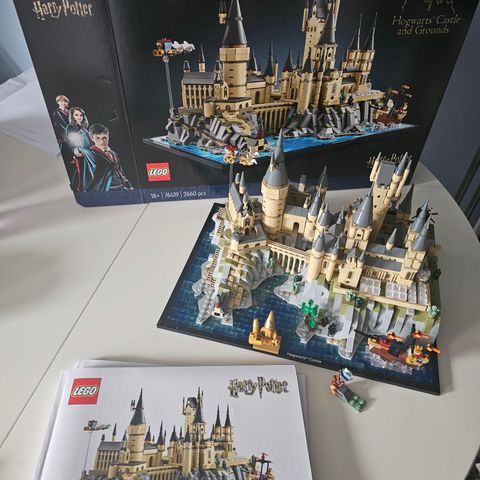 Lego Harry Potter 76419 Galtvortborgen med hageanlegg