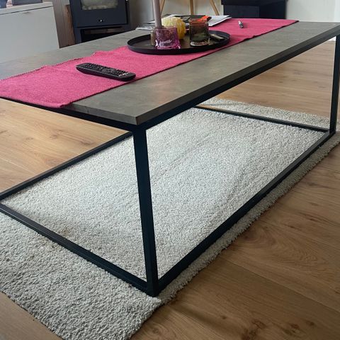 Stuebord , stort spisebord    (Sotra )