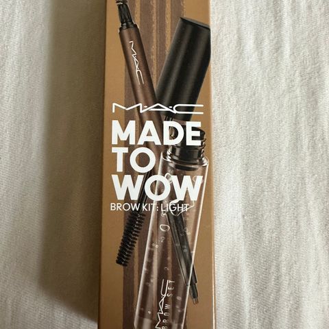 MAC made to wow brow kit