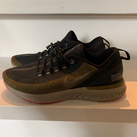 Nike shield odyssey react joggesko herre