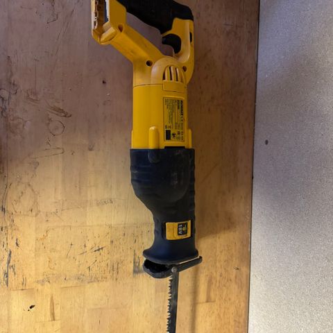 Dewalt Bajonettsag (tigersag) DCS380