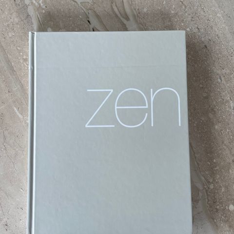 Coffe table bok «Zen» av Ou Baholyodhin/Living with Zen