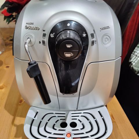 Kaffemaskin med melkesteamer