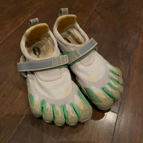 Vibram Five fingers str 37