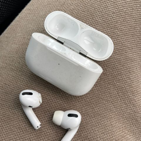 Apple AirPods Pro 1st Gen