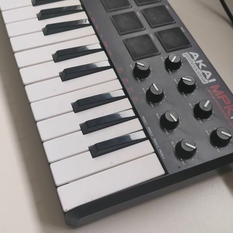 Akai MPK Mini