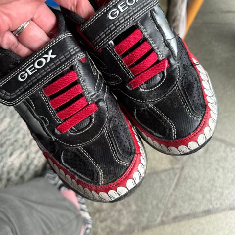 Geox Marvel venom sko str 37