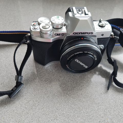 Olympus E-M10 III