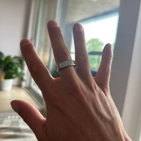 Oura Ring trenger ny eier! Str 11, sølv