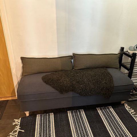 Essaboda benk med oppbevaring fra IKEA