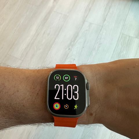 Apple Watch Ultra 2 49mm LTE Titan