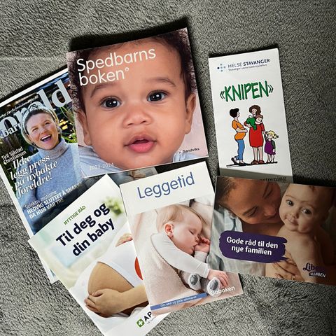 Bøker og brosjyrer for nybakte mødre :)