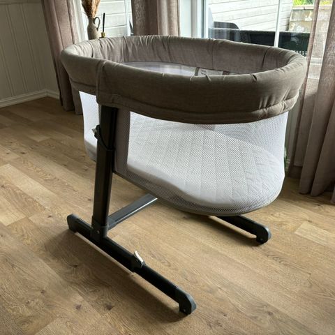 Titanium baby crib