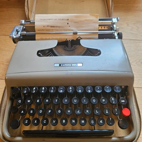 Olivetti Lettera 22