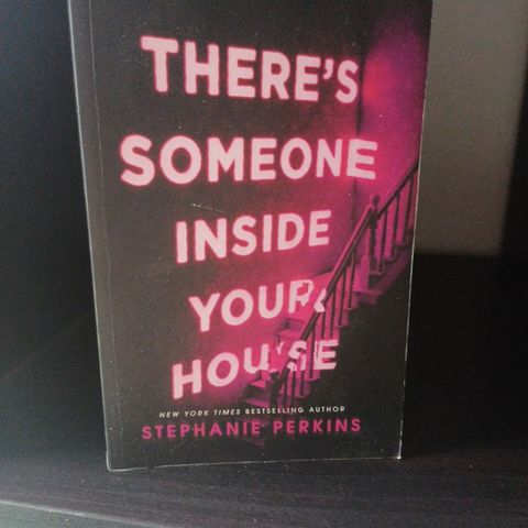 There's someone inside your house - Stephanie Perkins