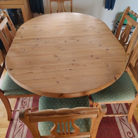 Spisebord+ 6 stoler.    Bord 160×110 cm