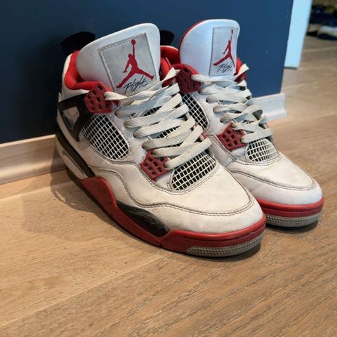 Air Jordan 4