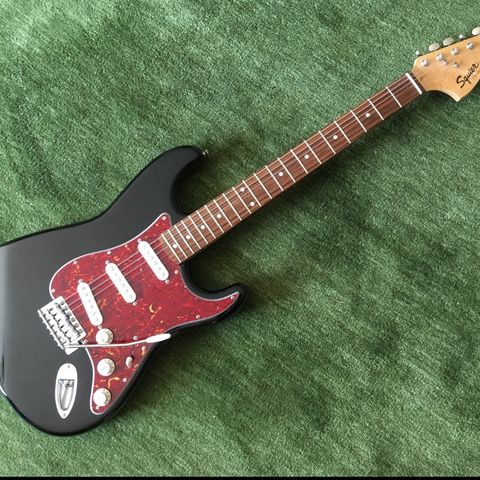 Oppgradert Squier Stratocaster (Vintage-pimpa)