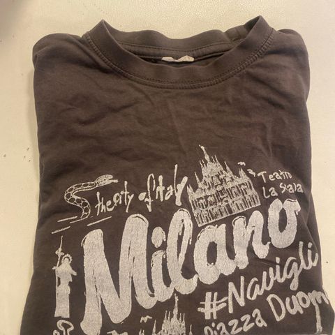 T-skjorte fra Milano, str 5-6 år