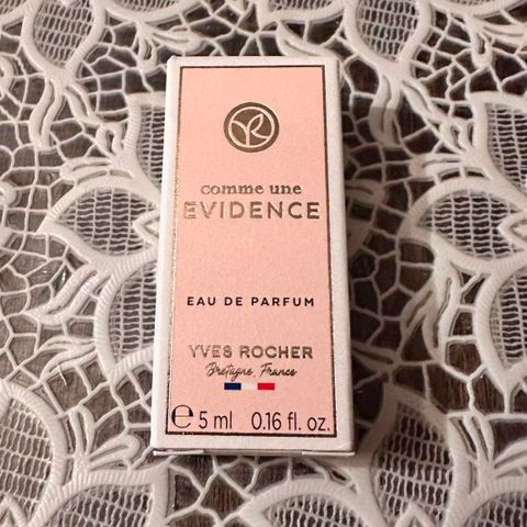 HELT NY COMME UNE EVIDENCE PARFYME FRA YVES ROCHER, 5 ml