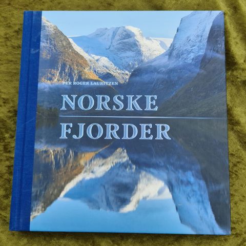 NORSKE FJORDER.  Per Roger Lauritzen