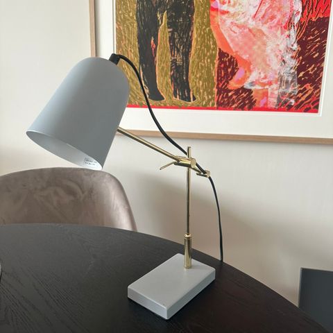 Praktisk bord lampe