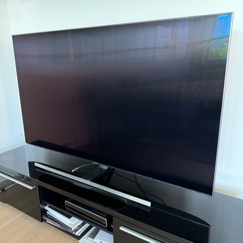 Samsung 65" Q82R 4K UHD QLED Smart TV