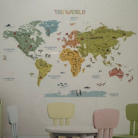 Veggdekor til barnesoverom  «WORLD MAP)
