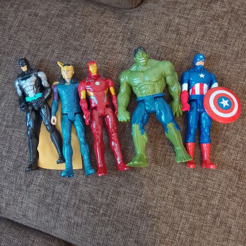 Marvel/DC action figurer