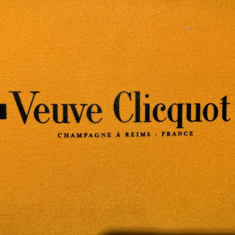 Veuve Clicquot champagne picnic sett.  Bag, to glass, u åpnet flaske. 0,75 dl