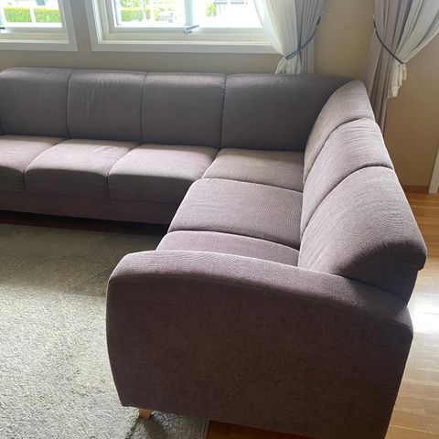 Pent brukt sofa