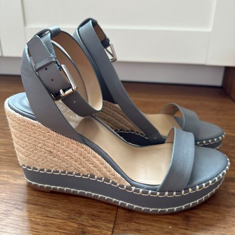 Lauren Ralph Lauren Hilarie wedge sandaler US 8B / EUR 39 (mer som str 38)