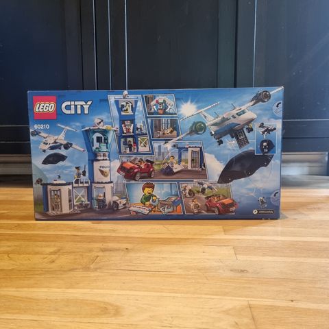 LEGO CITY Politiets flybase vare 60210