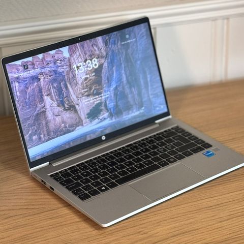 HP ProBook 440 G8 / 16 gb RAM / i3 / 500 gb ssd