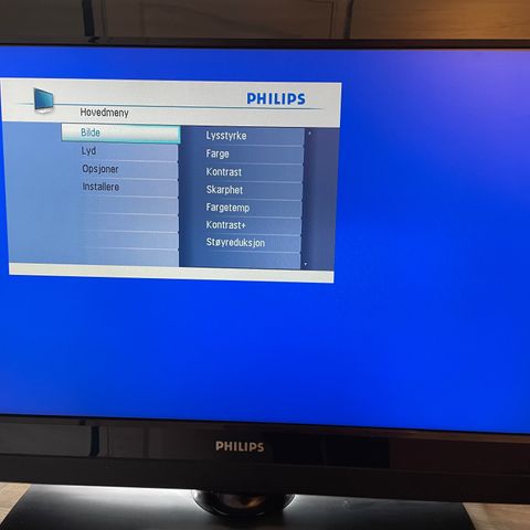 Philips flatskjerm tv gies bort